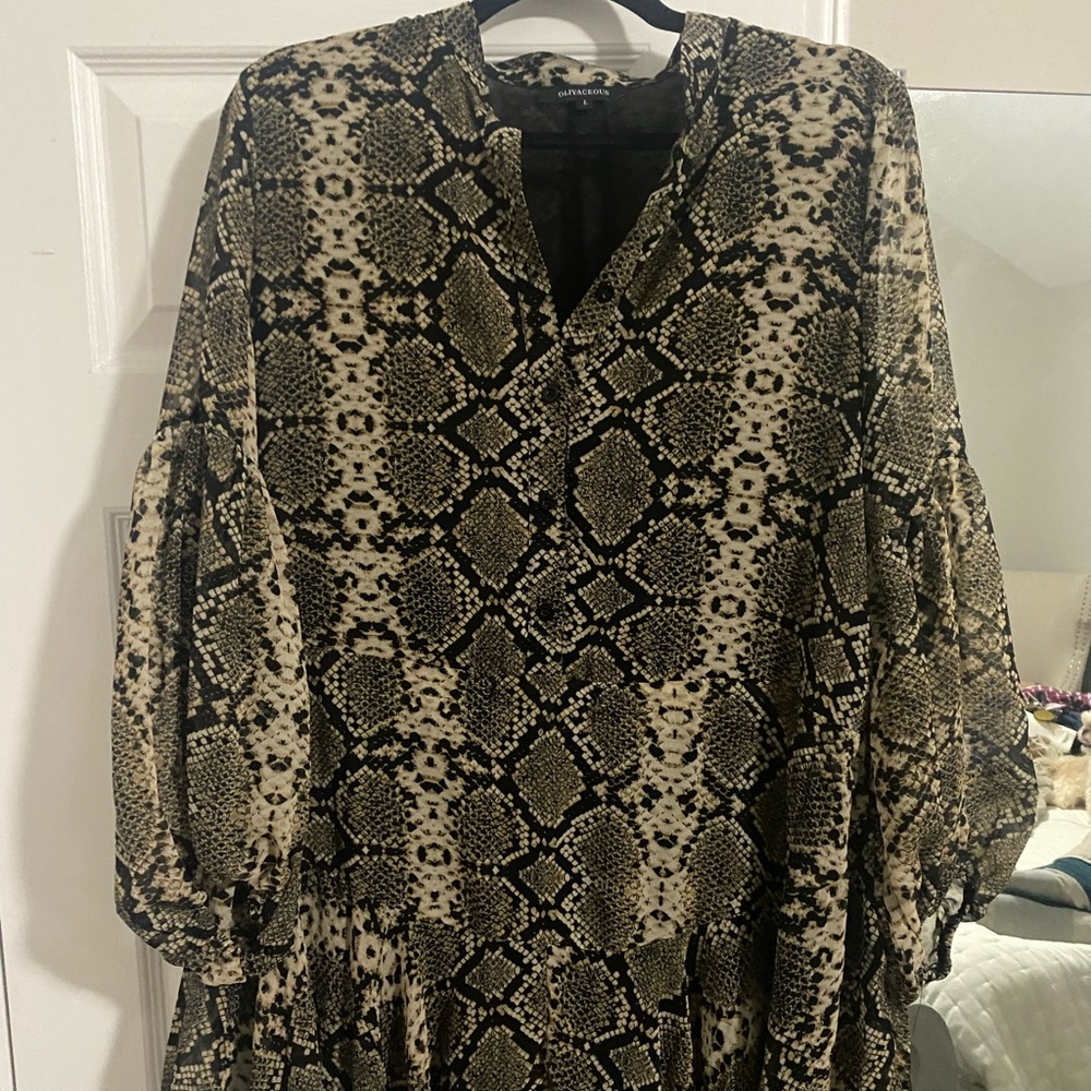 Olivaceous Snqke Print dress